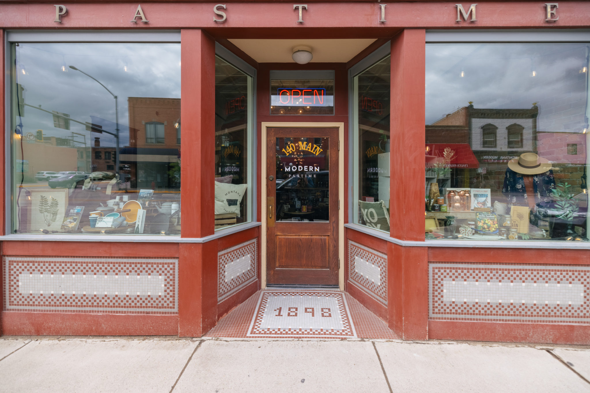 Weekend Guide to Kalispell, Montana Andy and the Van